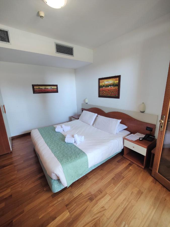 Hotel Meridiana Sirmione Dış mekan fotoğraf